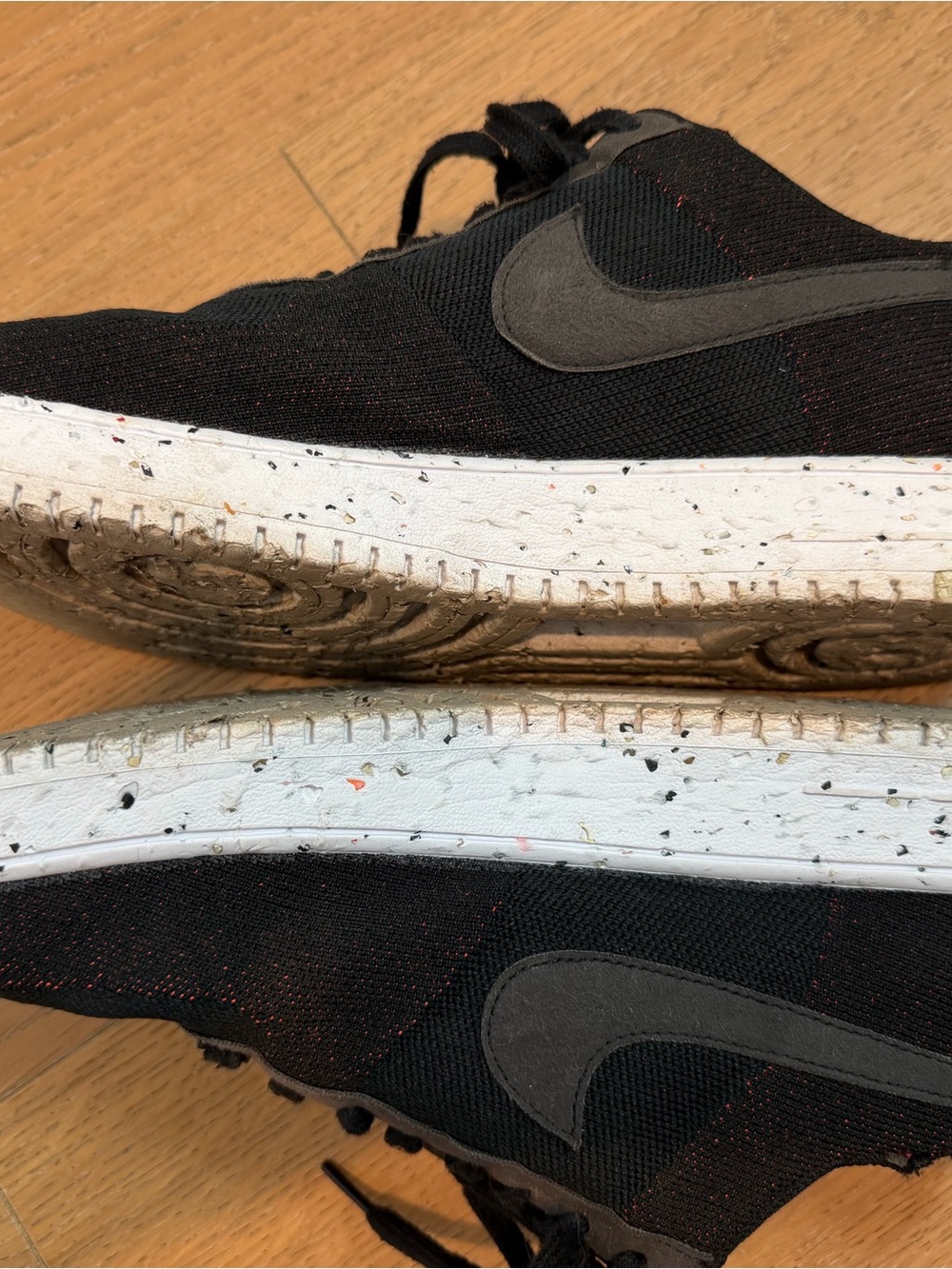 Nike Men’s Low-Top Air Force 1s with Fly Knit and Recycled soles - Picture 3 of 4